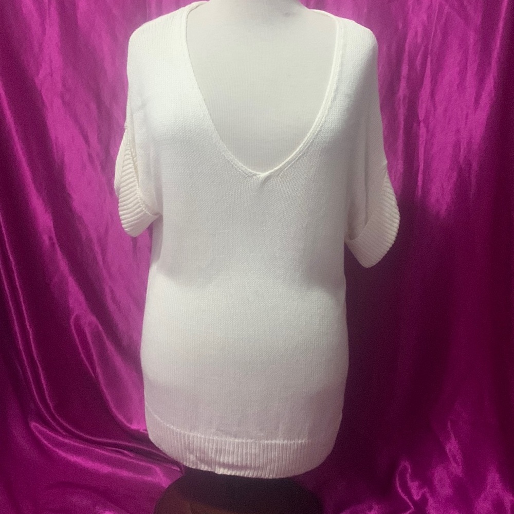 Massino Dutti white short sleeve sweater size M. Like new. Heavy!